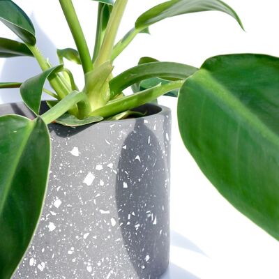 Vaso per piante in terrazzo Jesmonite fatto a mano Design monocromatico bianco e nero - Fioriera fatta a mano in resina ecologica