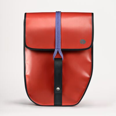 Upcycled, waterproof and local bicycle bag - STERNE 25L RED