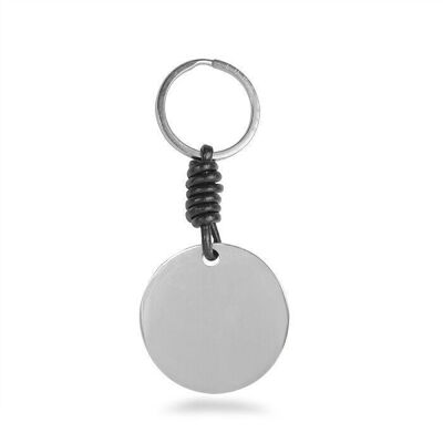Senakon-Schlüsselring aus rhodinierter Metalllegierung und dunkelbraunem Leder.