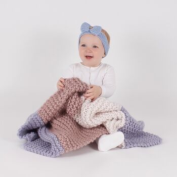 Kit de tricot pour débutant Zoe Baby Blanket 2