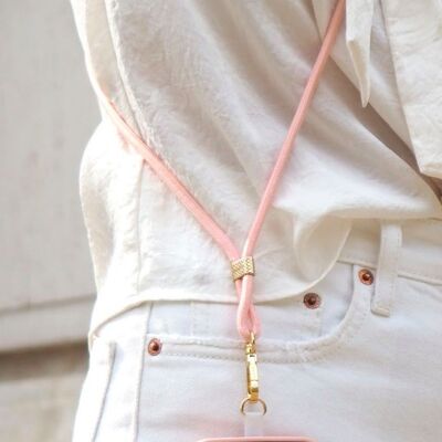 POWDER PINK universal cord: adaptable to any phone case, to carry your phone over your shoulder
