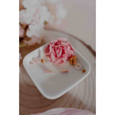 Natural and scented floral candle with Cherry Blossom