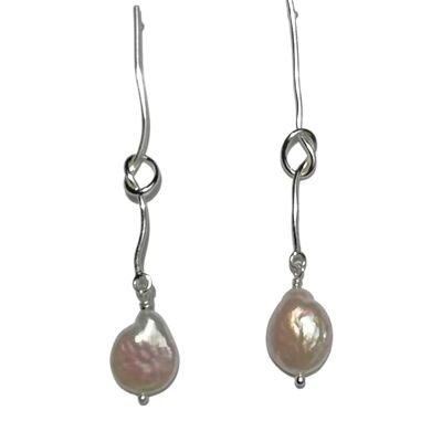 Aretes de perla con nudo de amor