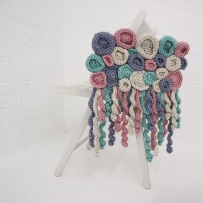 Mohn-Wandbehang-Strickpaket