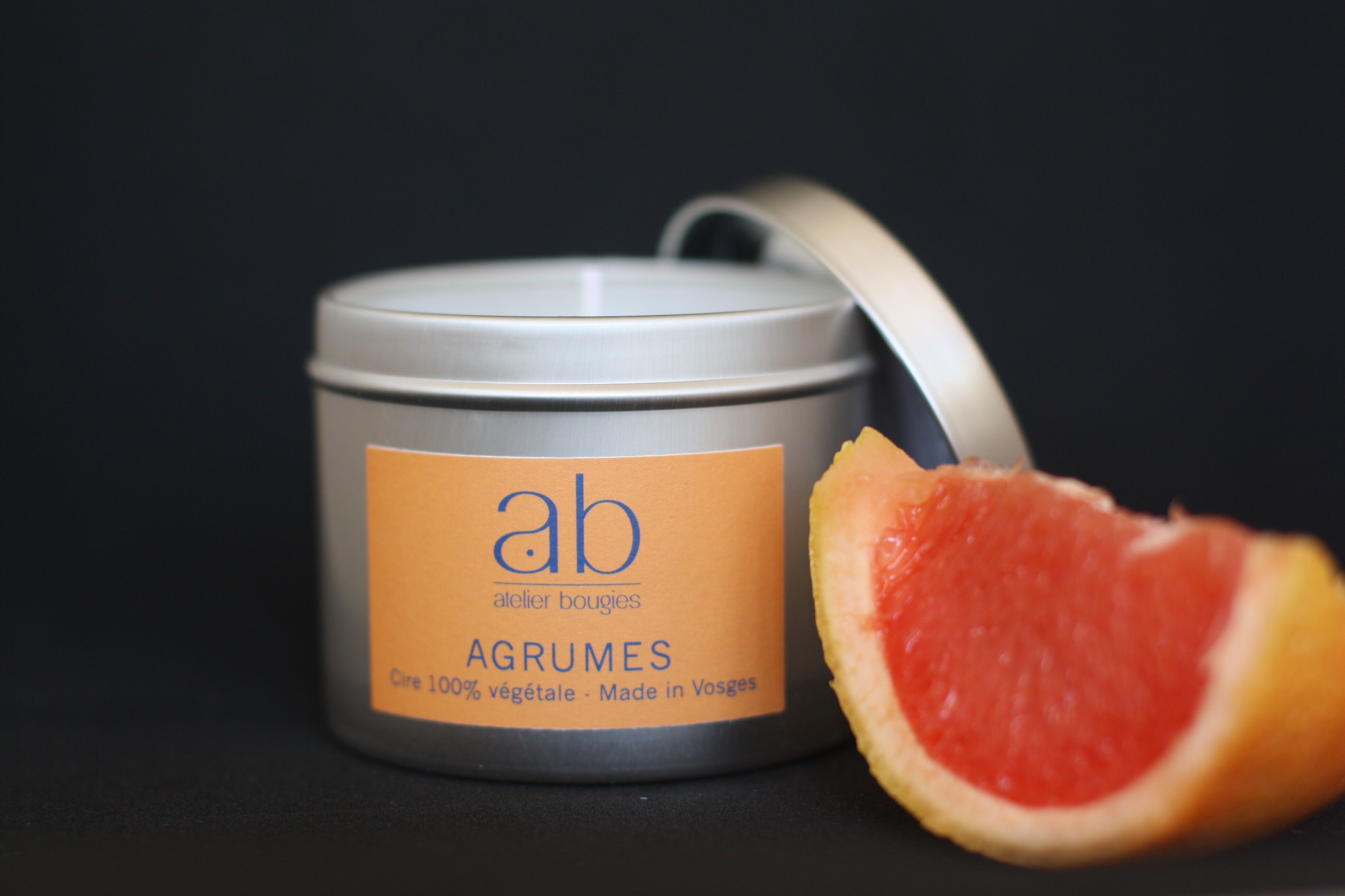 Citrus scented artisanal candle 180 gr