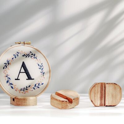 Oak Embroidery Hoop Stand - Curved Edge