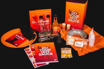 Do Your Hot Sauce l Kit de bricolage pour adultes I Kit de préparation de sauce piquante l Coffret cadeau cool pour anniversaire, anniversaire, fête des pères - Set gourmand - Épicé - Piment - 11