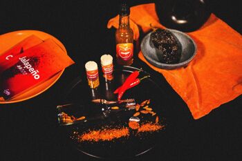 Do Your Hot Sauce l Kit de bricolage pour adultes I Kit de préparation de sauce piquante l Coffret cadeau cool pour anniversaire, anniversaire, fête des pères - Set gourmand - Épicé - Piment - 8