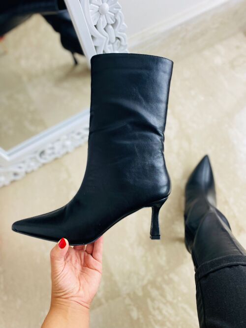 ANKLE BOOT-BLACK