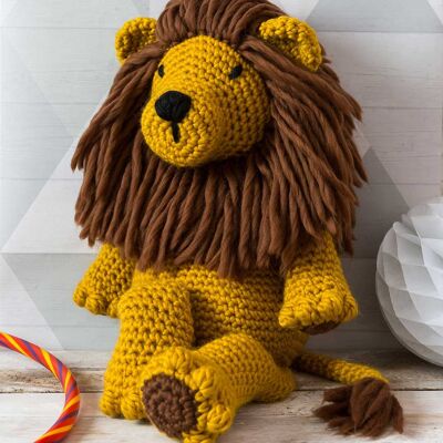 Giant Cedric the Lion Crochet Kit