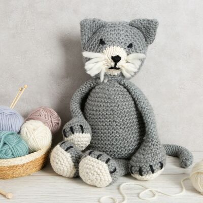 Giant Chloe the Cat Knitting Kit