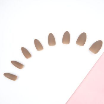 Invogue Taupe Nude Oval Nails (24 Pièces) 2