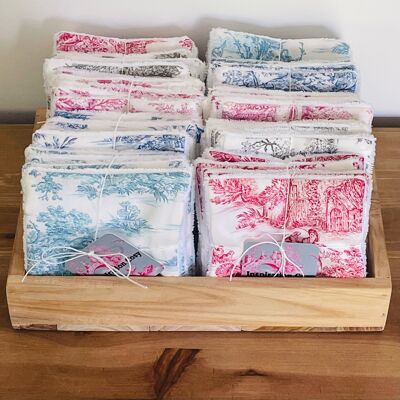 Small tray of weekly make-up remover wipes in Toile de Jouy