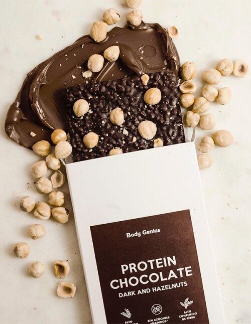 Sugar free protein chocolate - 150 g - Dark Flavor with Hazelnuts