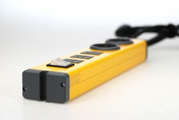 Bloc multiprise design BODO (2 voies + 6 USB-C) jaune curry 1