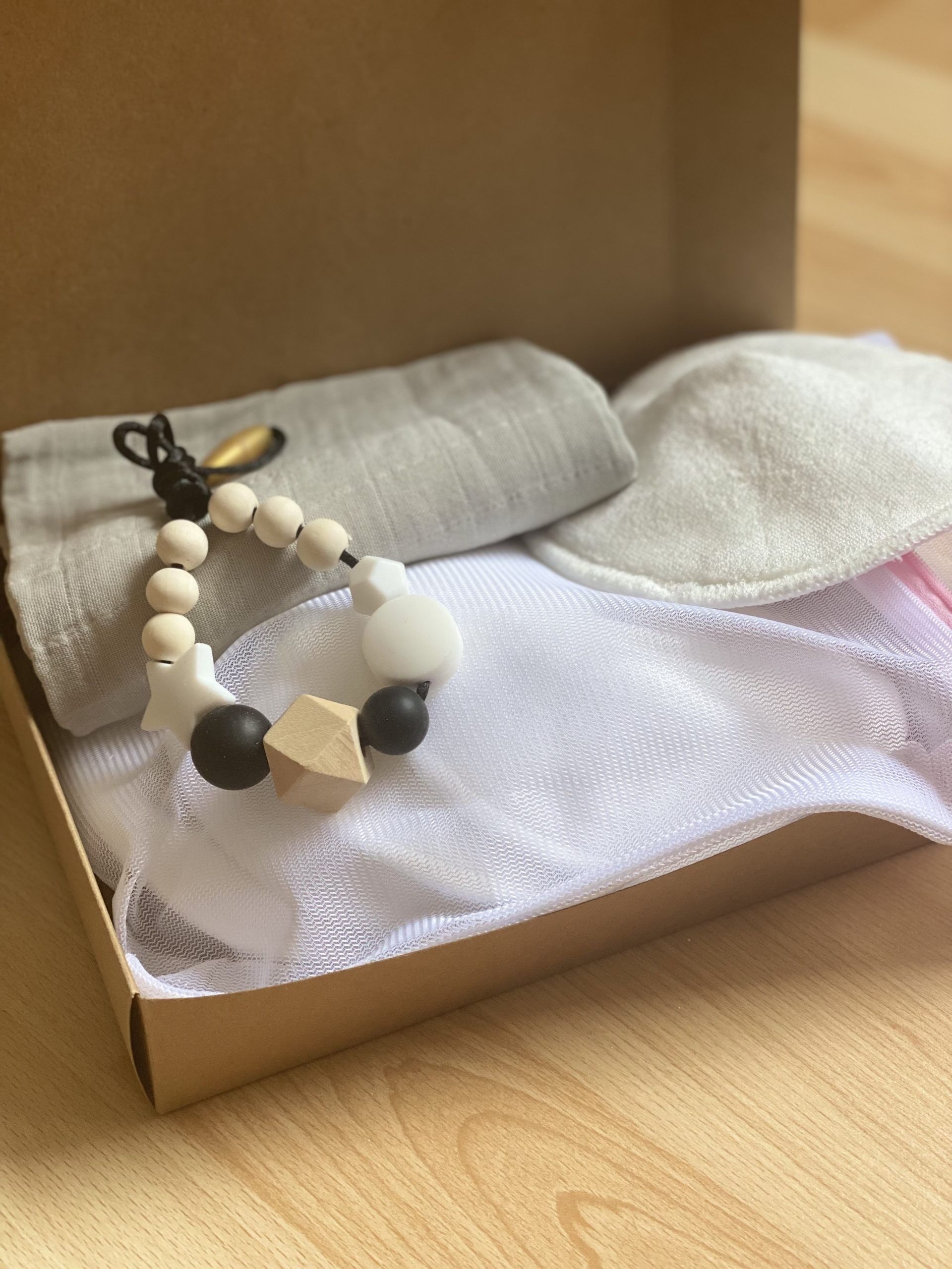 Scatola grigia per l'allattamento al seno