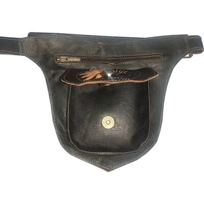 L leather holster. Photo 01