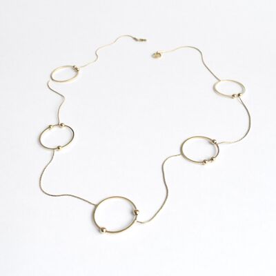 Collection CIRCUS - Sautoir - Cinq cercles M et 12 perles de métal