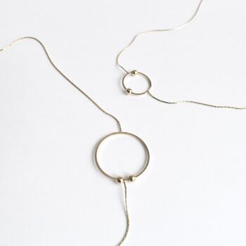 Collection CIRCUS - Collier - Cercle M et deux perles de métal 1