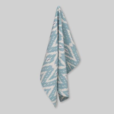 Theedoek, handgeweven Ikat, licht blauw ruit patroon met donkerblauw accent