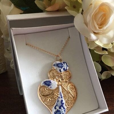 Dainty Necklace heart filigree, Heart of Viana Gold