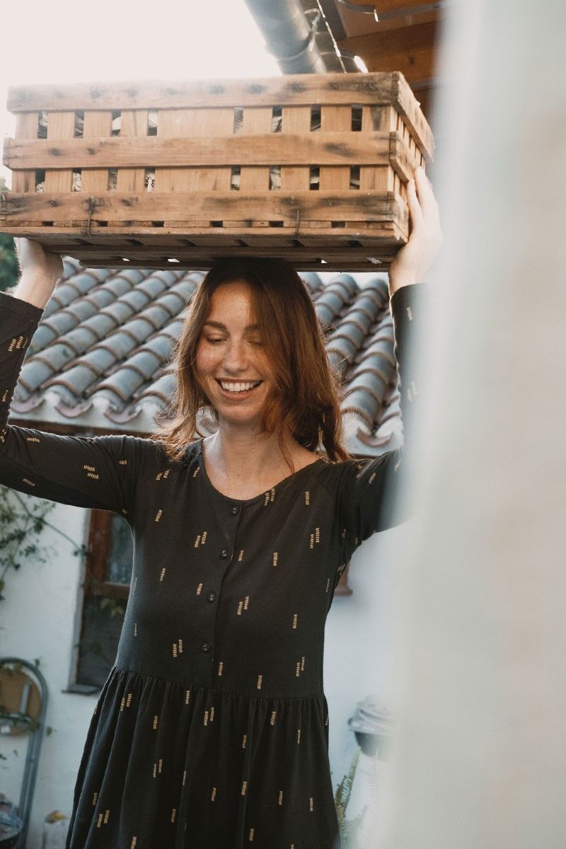 June Minerals Kleid mit Raglanärmeln Schwarz