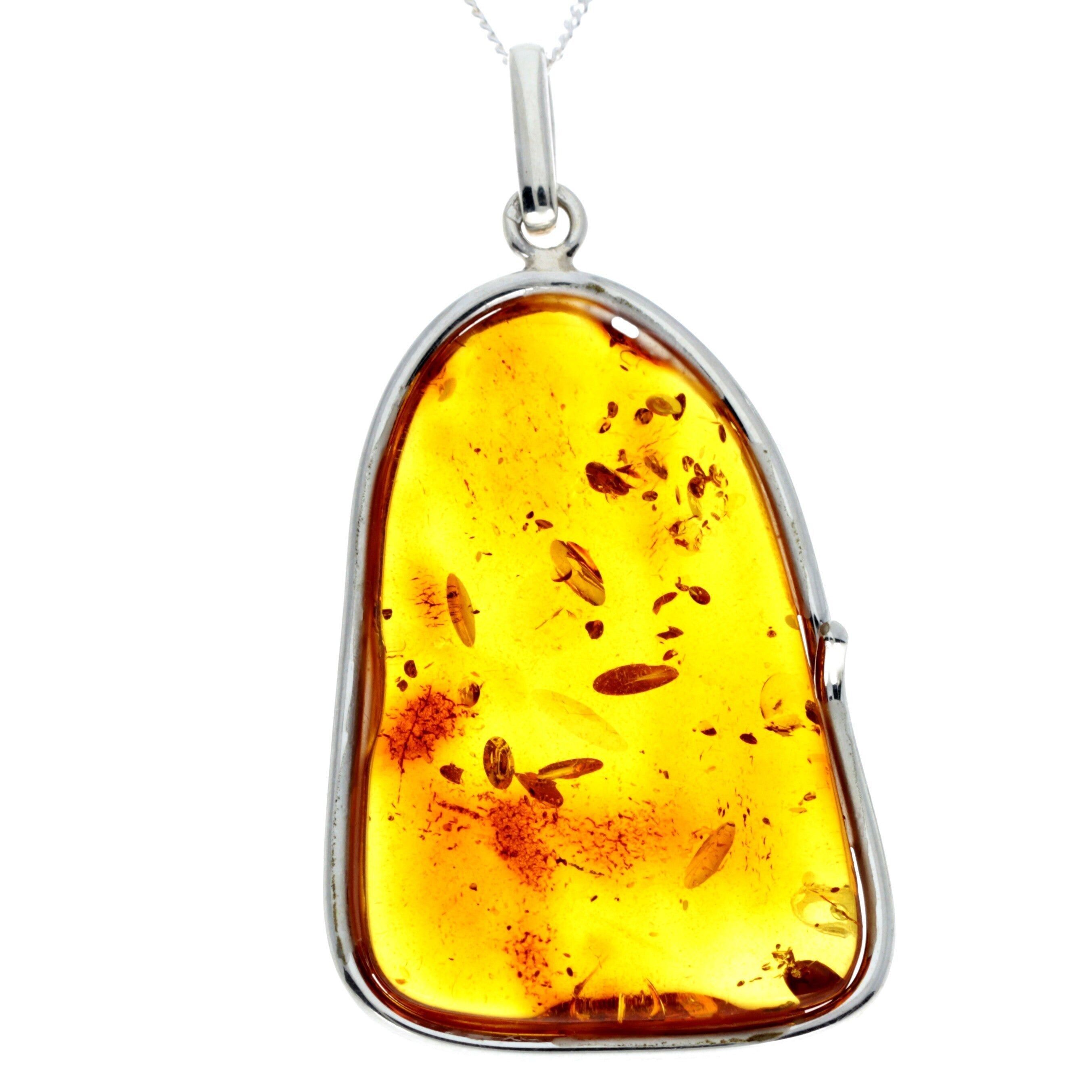 Exklusiver einzigartiger Anhänger aus 925er Sterlingsilber und echtem baltischen Bernstein in Cognac – PD2340