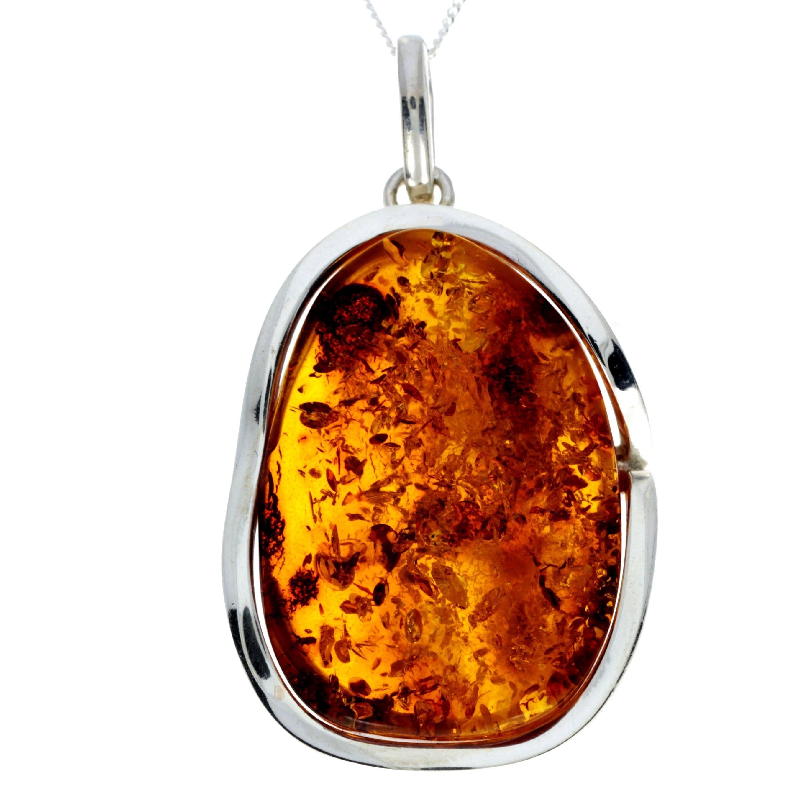 Exklusiver einzigartiger Anhänger aus 925er Sterlingsilber und echtem baltischen Bernstein in Cognac – PD2339