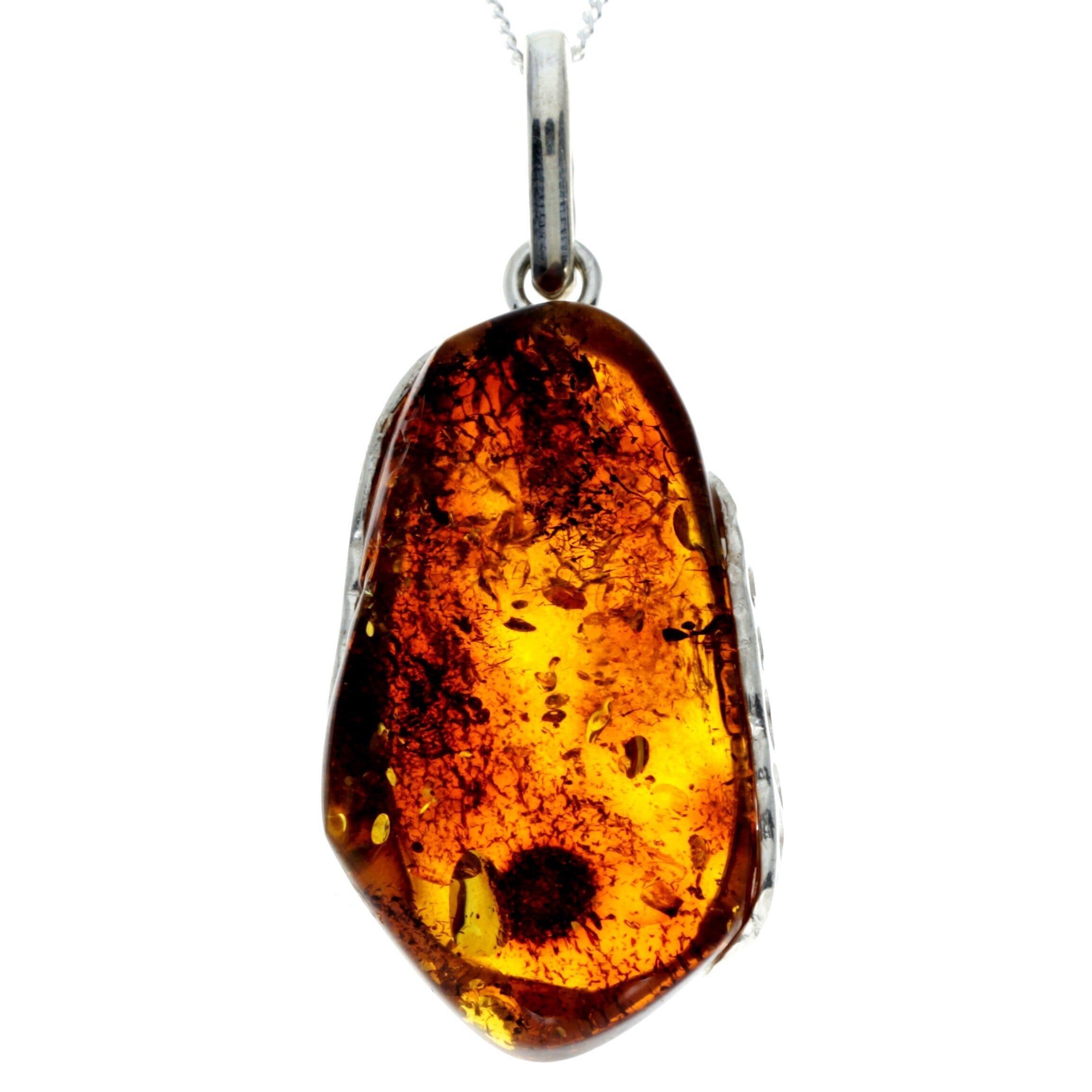 Exklusiver einzigartiger Anhänger aus 925er Sterlingsilber und echtem baltischen Bernstein in Cognac – PD2286