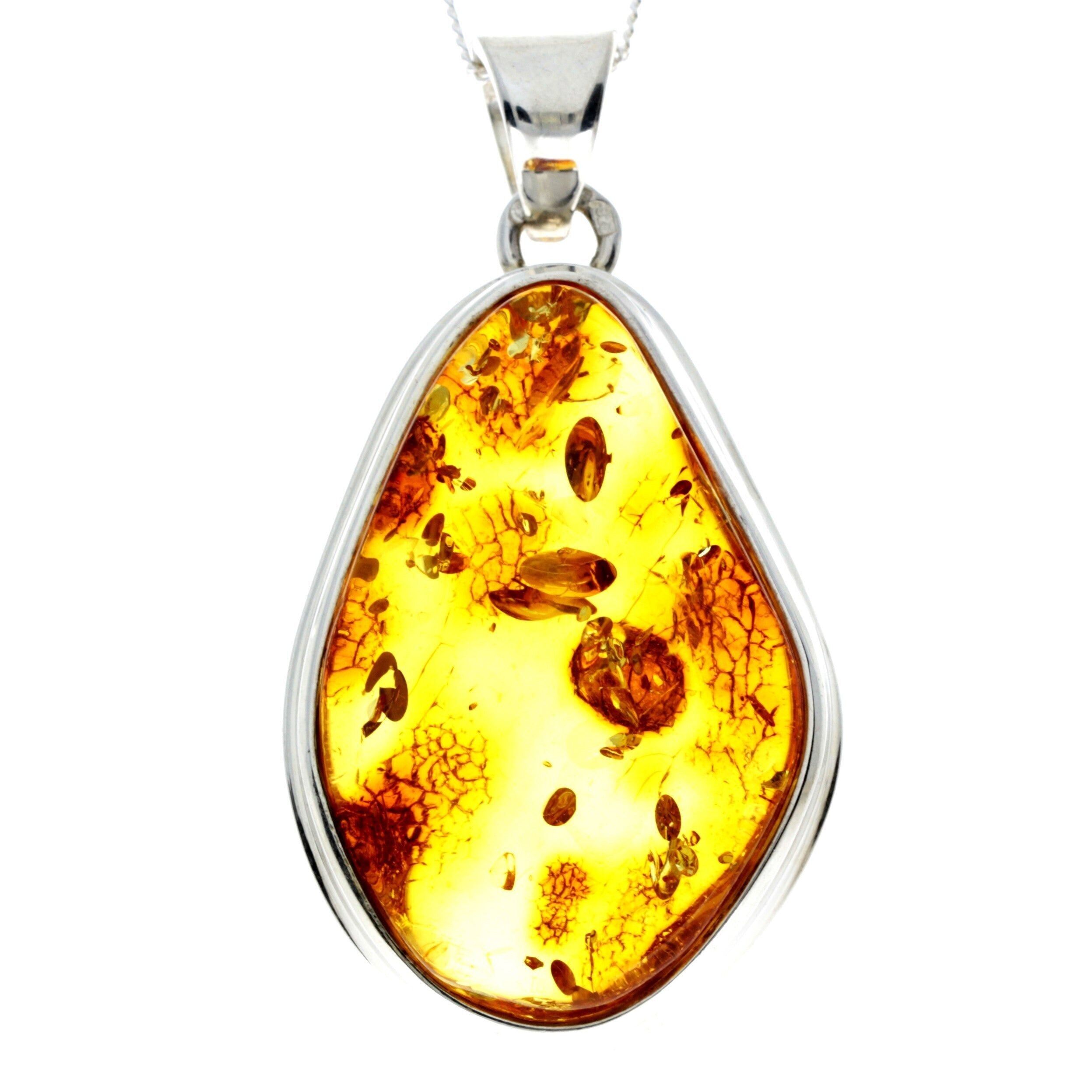 Exklusiver einzigartiger Anhänger aus 925er Sterlingsilber und echtem baltischen Bernstein in Cognac – PD2238