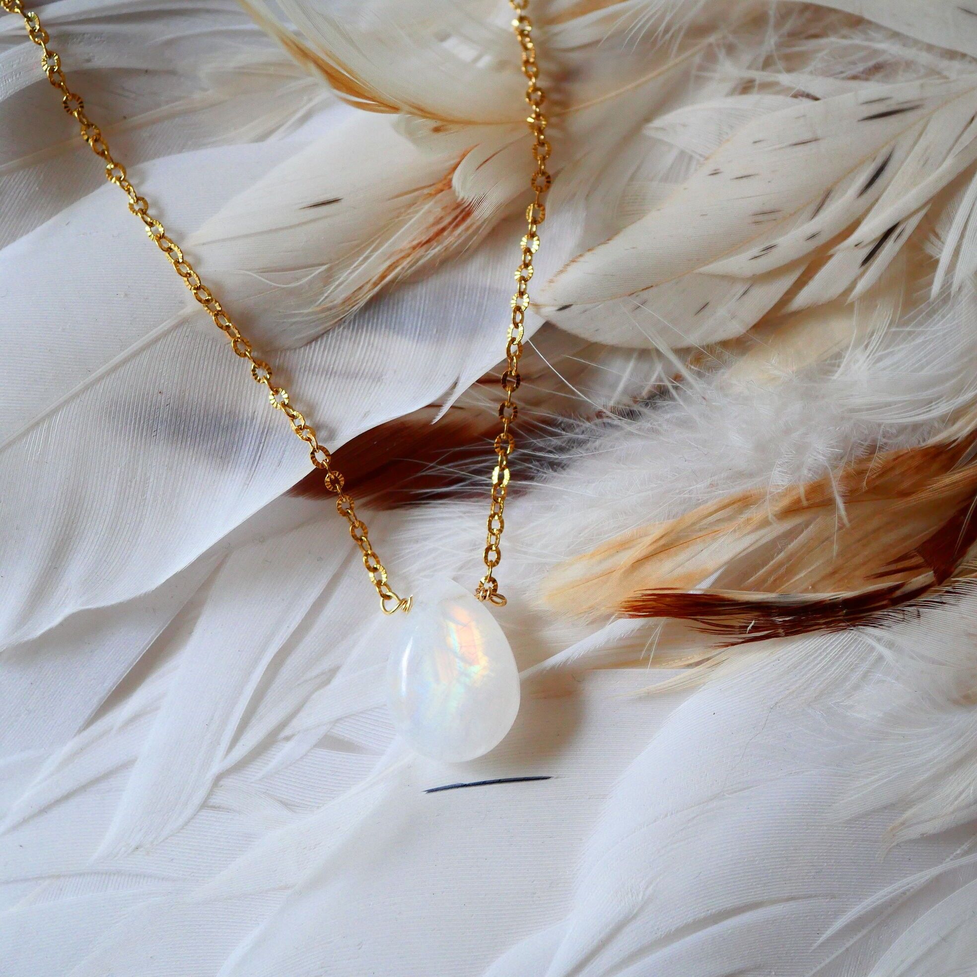 Regenbogen-Mondstein-Halskette - Nora