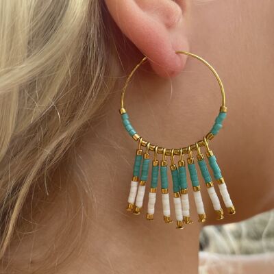 Boucles d'oreilles créoles dorées et pendantes en perles Miyuki - turquoise et blanc