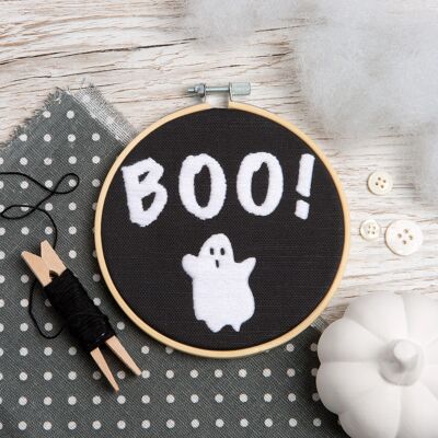 Kit da ricamo Halloween Boo Ghost - Kit per principianti con cerchio da 5".