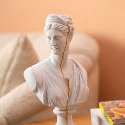 Golden Streak Artemis, Modern Sculpture for Home Decoration