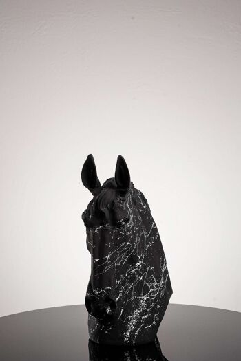 Cheval majestueux marbré, sculpture moderne pour la décoration de la maison 3