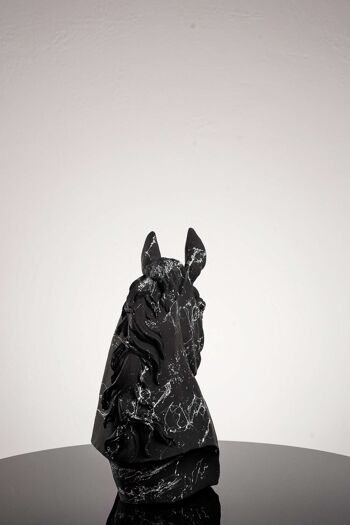 Cheval majestueux marbré, sculpture moderne pour la décoration de la maison 5