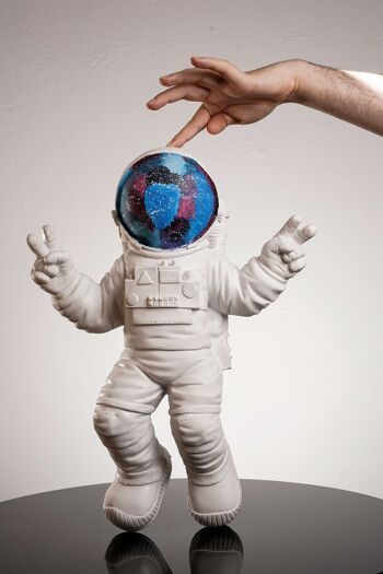 Peace Out Astronaut, Sculpture moderne pour la décoration de la maison 2