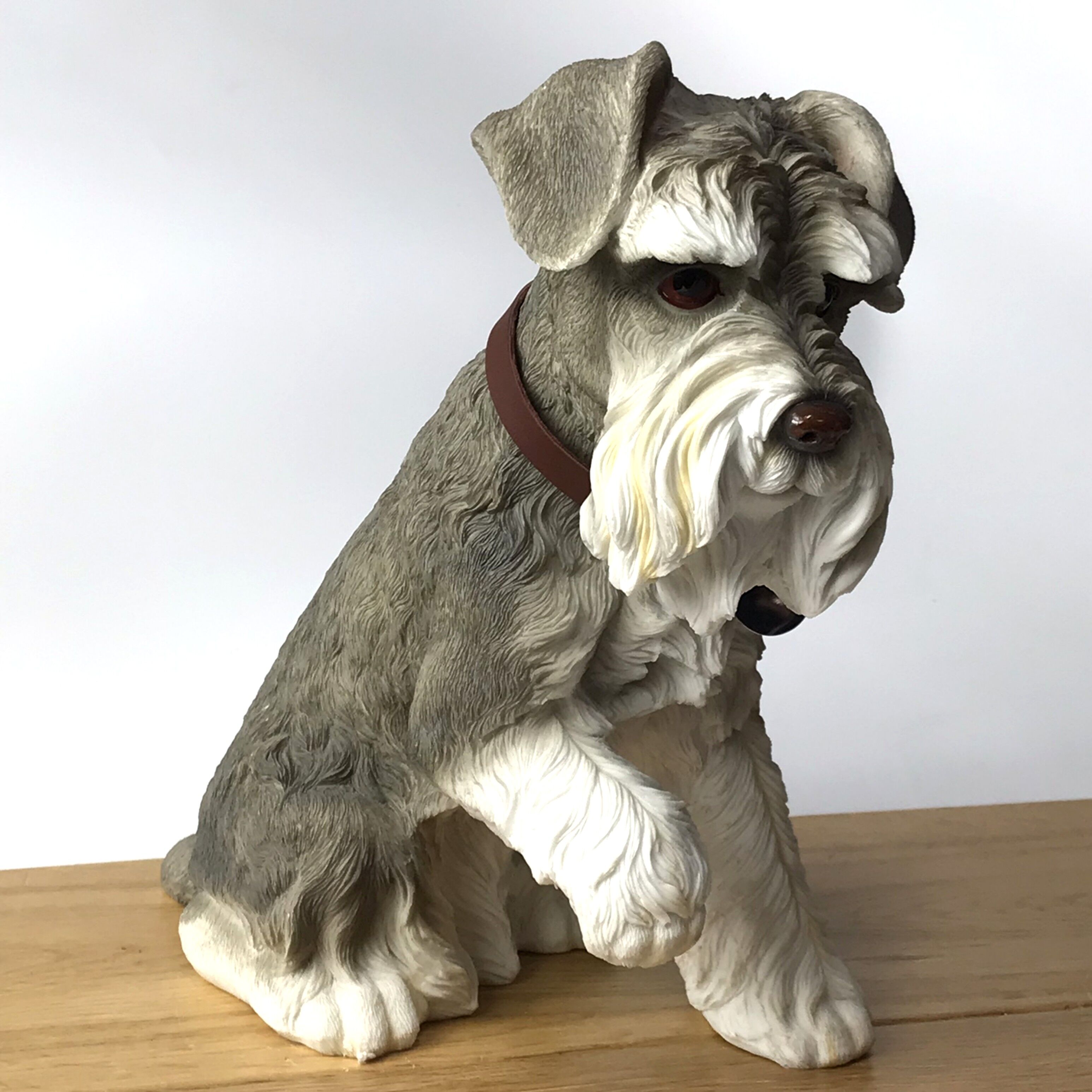 Grande statuetta di ornamento Schnauzer realistica da 24 cm di Leonardo, in confezione regalo