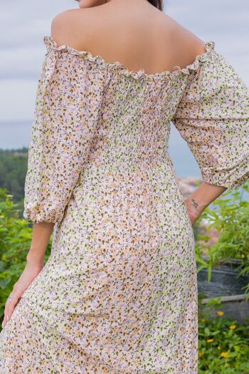 Robe fleurie à manches bouffantes fendue avec poches invisibles 5