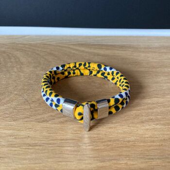Bracelet en tissu wax jaune et bleu marine. 3