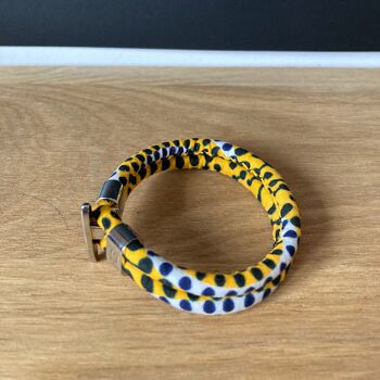 Bracelet en tissu wax jaune et bleu marine. 4