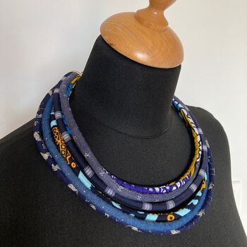 Collier en tissu 6 rangs, tissus tons bleu. 1