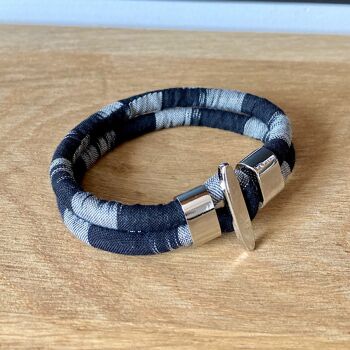 Bracelet en tissu indien Ikat noir et gris. 4