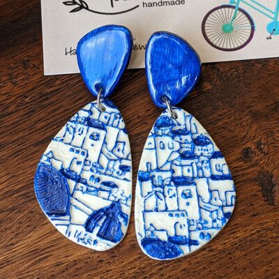 Pendientes de islas griegas, pendientes de arcilla en relieve azul y blanco, pendientes con textura de Santorini