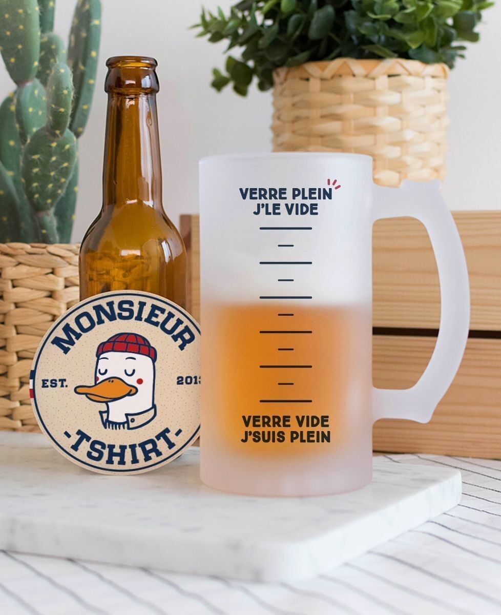 Boccale di birra Bicchiere pieno lo vuoto