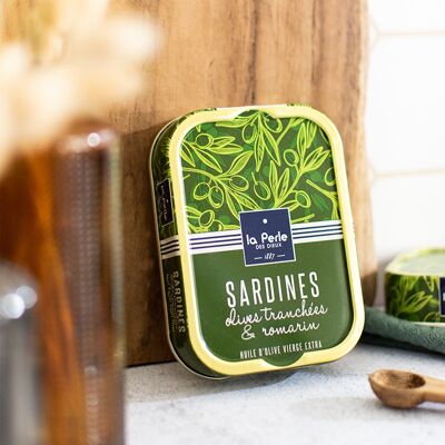 Sardines with olives and rosemary