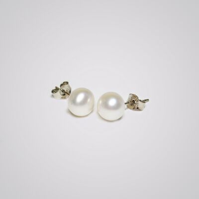 Pendientes de botón con perla blanca