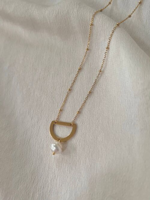 Dainty Freshwater Pearl Necklace - 18k Gold plated Stainless Steel Chain and Pendant & Freshwater Pearl bead - Bridal Jewelry