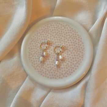 Boucles d'oreilles mini créoles en or 24 carats avec perles d'eau douce et perles Miyuki mauves 3