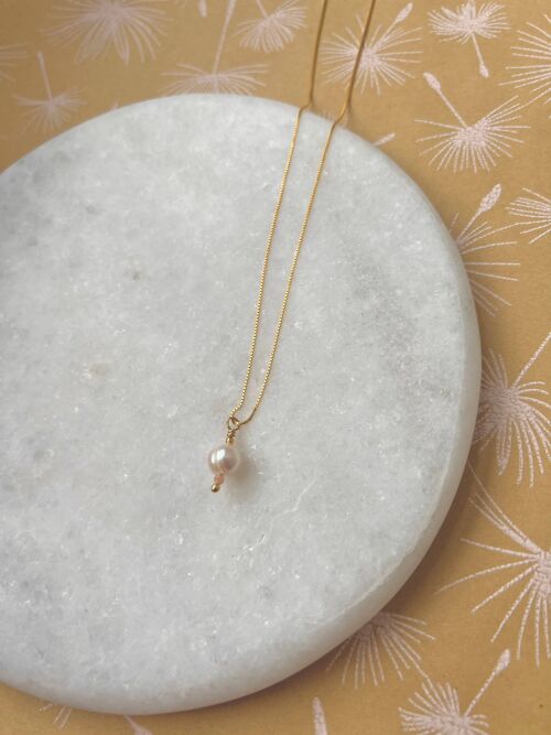 Pearl Pendant Necklace